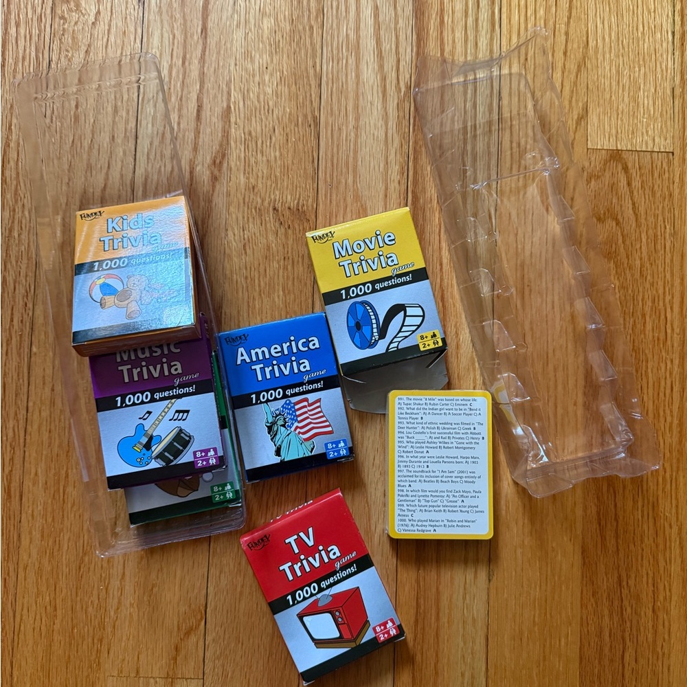 Rare Tower of Trivia Game Tin - Red - Picture 5 of 6
